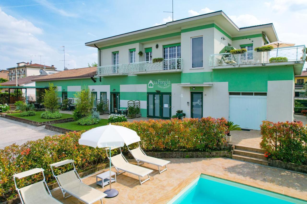 La Forgia Apartments 佩斯基耶拉德加达 外观 照片