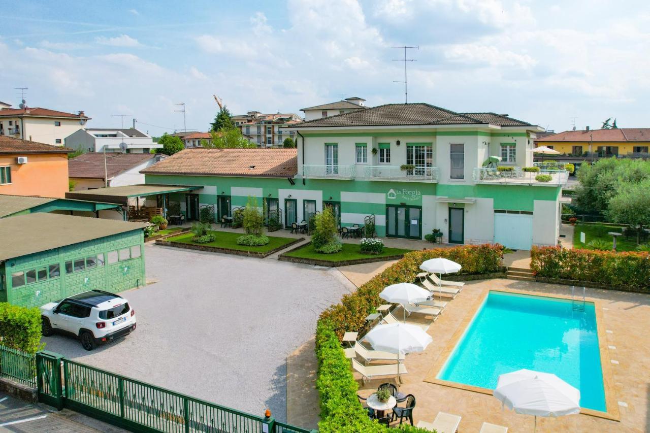 La Forgia Apartments 佩斯基耶拉德加达 外观 照片