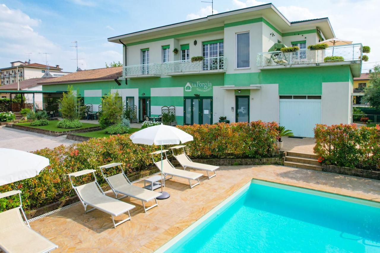 La Forgia Apartments 佩斯基耶拉德加达 外观 照片